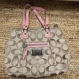 Coach oversized shoulder bag. Gently used.